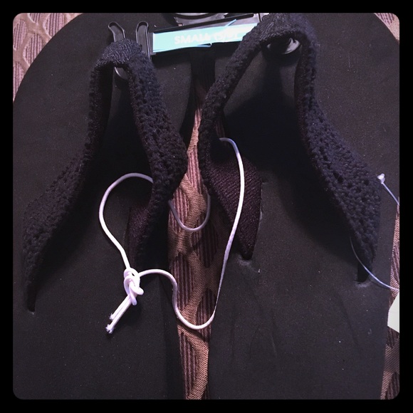 Black small lift sandal... size 5/6 - Picture 1 of 3